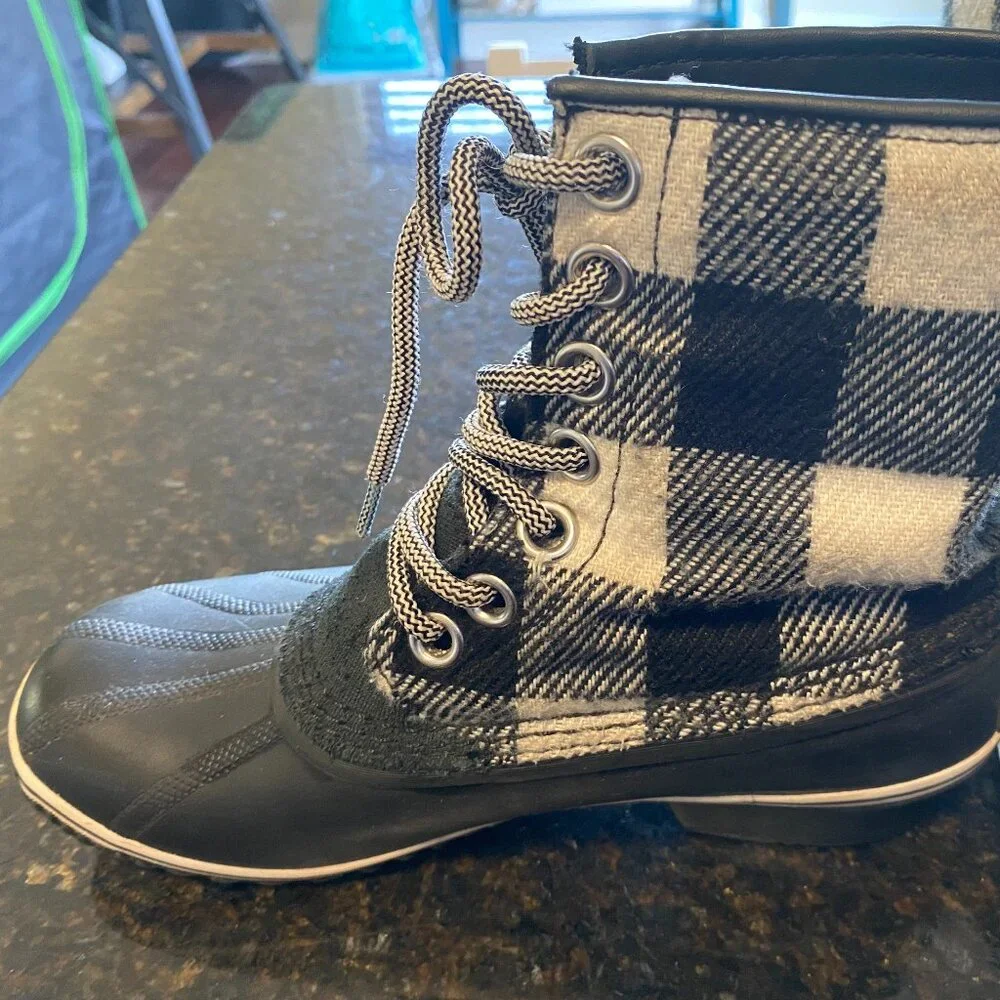 Sorel Women Snow Boots White & Black Plaid Winter Warm Waterproof Winter